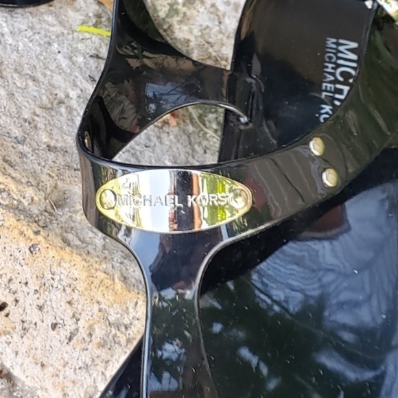 MICHAEL Michael Kors PVC jelly sandal.
0.3" flat - Picture 3 of 3
